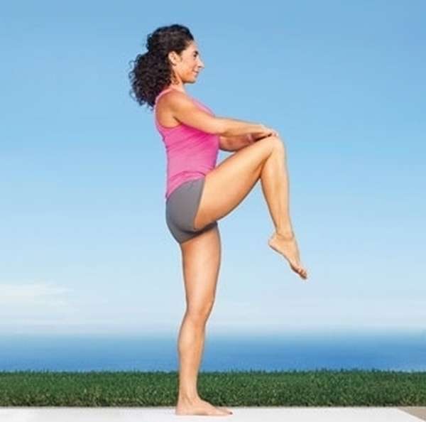 Women posing on Knees