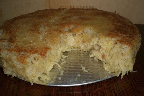 Сухой яблочный пирог с манкой и яблоками